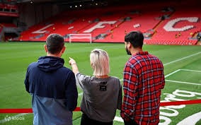 德扑锦标赛：解析“多桌合并”后的新桌观察——头 10 分钟的信息收集。（德扑锦标赛：多桌合并后新桌前10分钟的观察与情报收集）